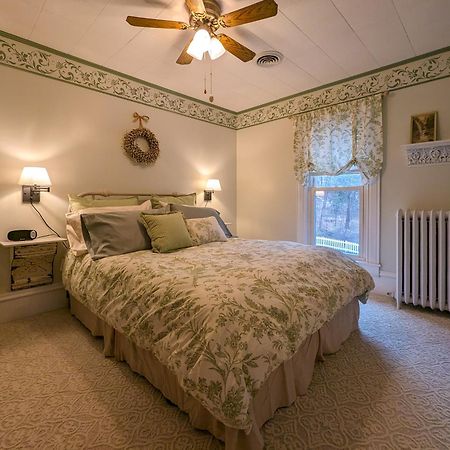 Hudson Manor Bed & Breakfast 沃特金斯格伦 外观 照片