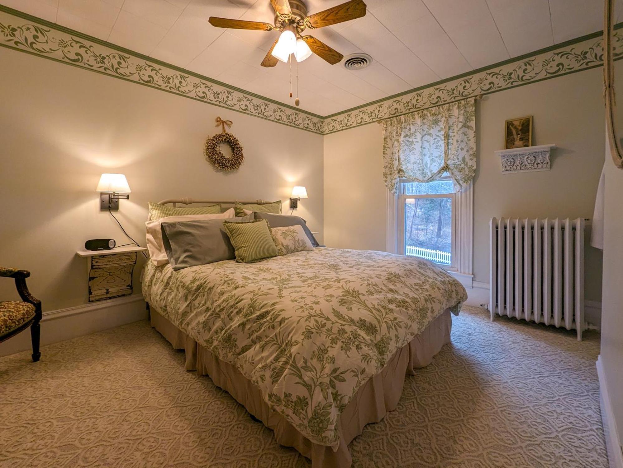 Hudson Manor Bed & Breakfast 沃特金斯格伦 外观 照片