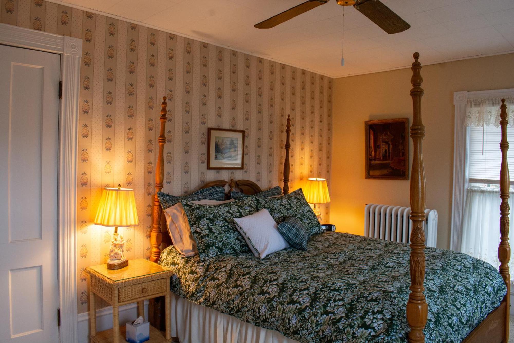 Hudson Manor Bed & Breakfast 沃特金斯格伦 外观 照片