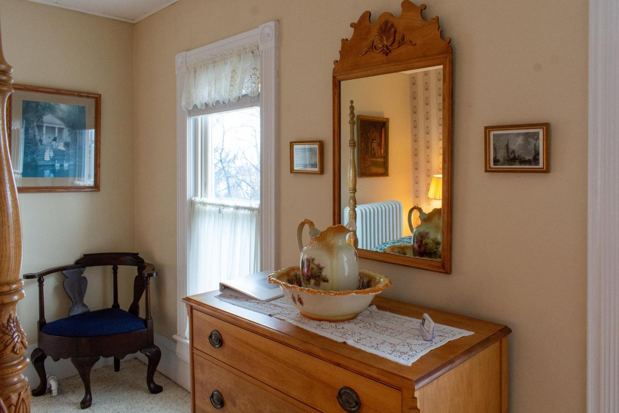 Hudson Manor Bed & Breakfast 沃特金斯格伦 外观 照片