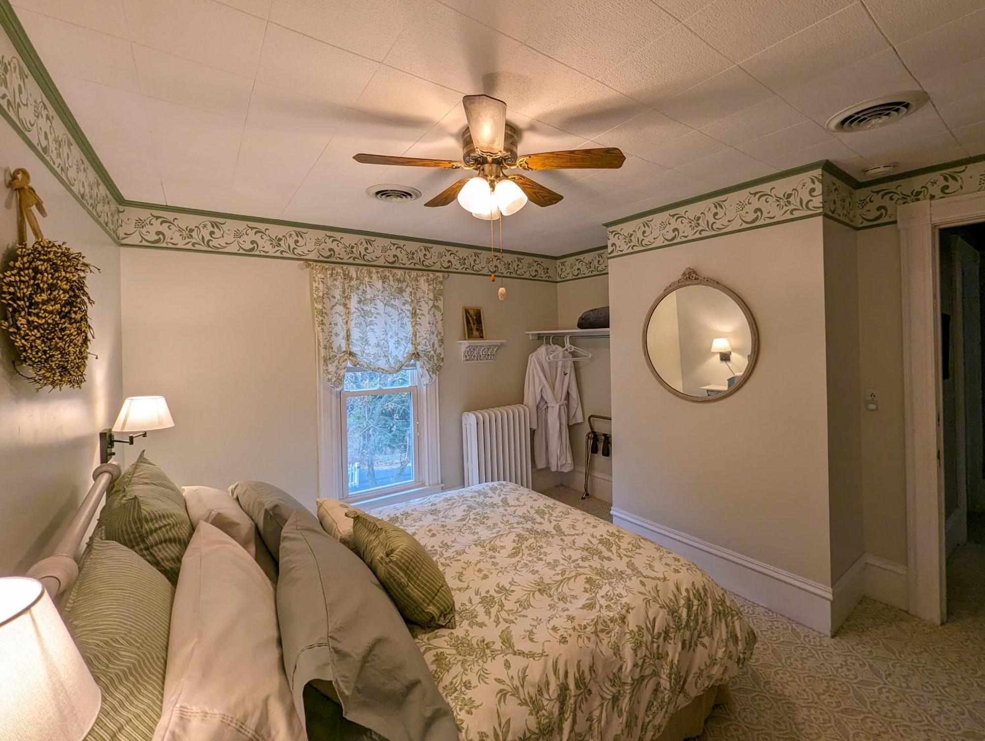 Hudson Manor Bed & Breakfast 沃特金斯格伦 外观 照片