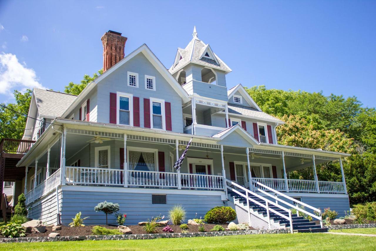 Hudson Manor Bed & Breakfast 沃特金斯格伦 外观 照片