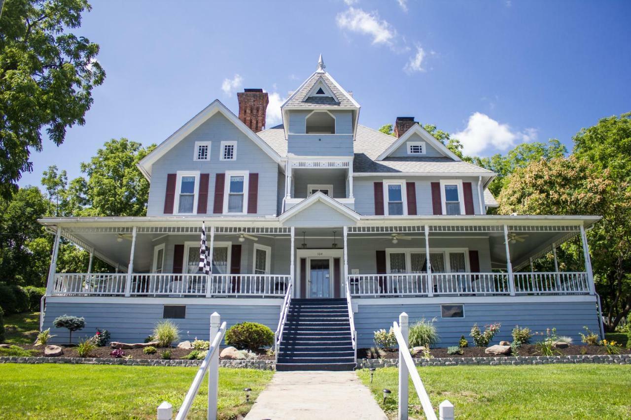 Hudson Manor Bed & Breakfast 沃特金斯格伦 外观 照片
